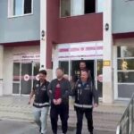 Nazilli’de silahlı yağma suçundan aranan şahıs polis tarafından yakalandı.