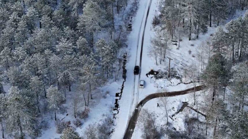Sındırgı’da Merkezde Yağmur, Yüksek Kesimlerde Kar Yağışı Etkili Oldu Sındırgı’da Merkezde Yağmur, Yüksek Kesimlerde Kar Yağışı Etkili Oldu