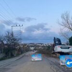 Sinop’ta toprak kaymasının ardından çöken yolda onarım çalışmaları sürüyor.