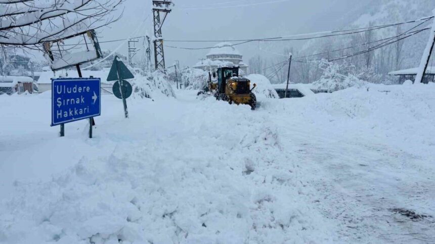 Beytüşşebap’ta Kar Nedeniyle Hastalara Ulaşmak İçin İlçe Özel İdare Ekipleri Seferber Oldu