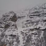 Beytüşşebap’ta kar yağışı sonrası çığ düştü, anlar cep telefonuyla kaydedildi.