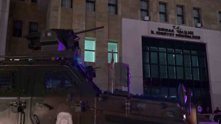 Şırnak’ta 2025’te uyuşturucu operasyonlarında yüzlerce kilo madde ele geçirildi, 854 kişi gözaltına alındı. Şırnak’ta 2025’te uyuşturucu operasyonlarında yüzlerce kilo madde ele geçirildi, 854 kişi gözaltına alındı.