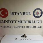 Şişli’de bir iş yerini hedef alan 5 şüpheli gözaltına alındı, 3’ü tutuklandı.