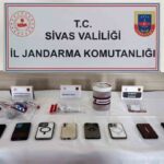 Sivas’ta jandarma tarafından uyuşturucu ticareti operasyonunda 5 kişi tutuklandı.