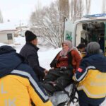 Sivas’ın Karalar Köyü’nde rahatsızlanan 58 yaşındaki vatandaş, karla mücadele ekipleri sayesinde ulaşıldı.