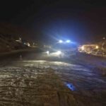 Sivas’ta yoğun kar ve tipi nedeniyle Kayseri-Malatya karayolu trafiğe kapatıldı.