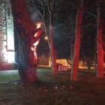 Sivrihisar’daki Tarihi Ermeni Kilisesi önündeki ağaç kimliği belirsiz kişilerce yakıldı, yangın söndürüldü.