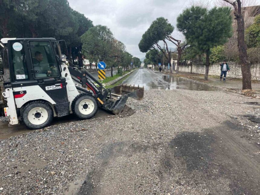 Söke’de Aşırı Yağışların Ardından Belediyeden Tarafından Seferberlik Başlatıldı Söke’de Aşırı Yağışların Ardından Belediyeden Tarafından Seferberlik Başlatıldı