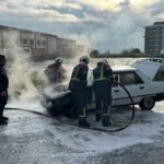 Söke-Aydın karayolunda giden bir otomobil, muayene istasyonuna giderken bilinmeyen bir nedenle alev aldı.