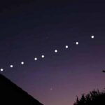 Hakkari’de Starlink uyduları gökyüzünde tek sıra halinde belirdi, vatandaşlar kayda aldı.