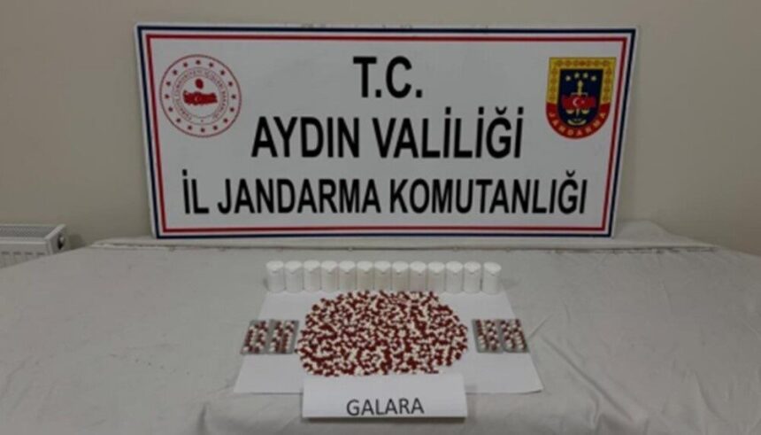 Aydın’ın Koçarlı ilçesinde yapılan yol kontrolünde 1.053 sentetik ecza ele geçirildi.