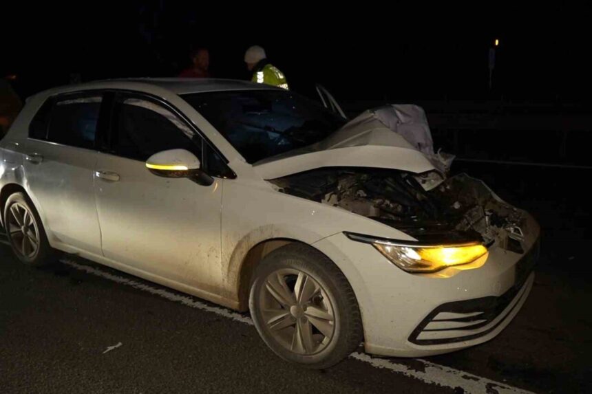 Kırıkkale’de tıra çarpan otomobilin sürücüsü kaza yerinden kaçtı, kan izlerine rağmen iddiası yetersiz bulundu. Kırıkkale’de tıra çarpan otomobilin sürücüsü kaza yerinden kaçtı, kan izlerine rağmen iddiası yetersiz bulundu.