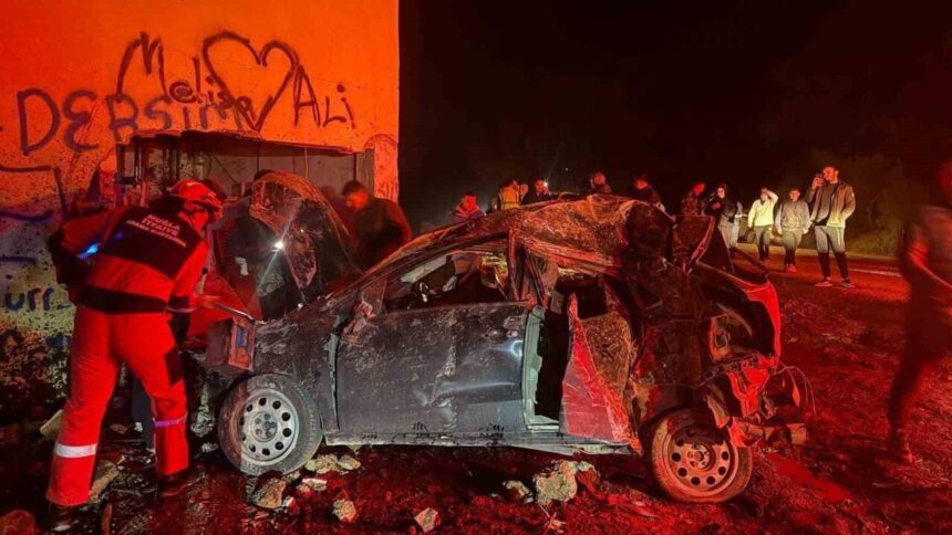 Marmaris’te otomobil takla attı, iki kişi yaralandı Marmaris’te otomobil takla attı, iki kişi yaralandı