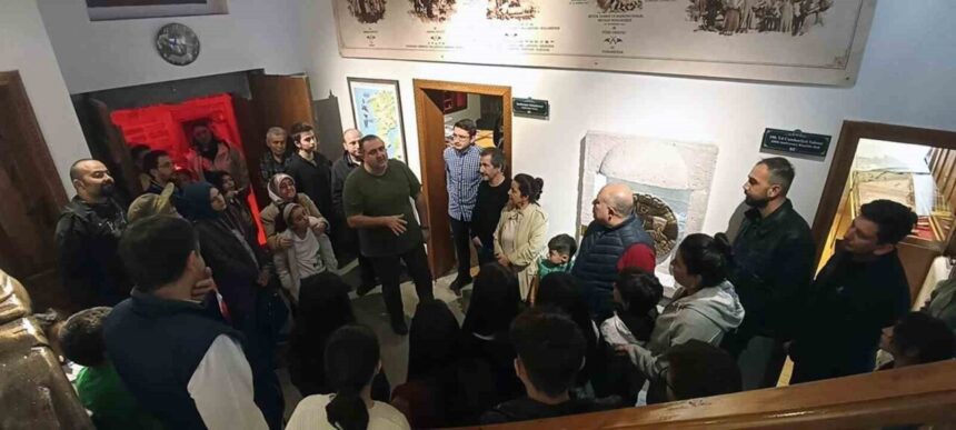 ’Çanakkale’den Cumhuriyet’e 100. Yıl Müzesi’ yoğun ilgiyle ziyaretçi akınına uğruyor ’Çanakkale’den Cumhuriyet’e 100. Yıl Müzesi’ yoğun ilgiyle ziyaretçi akınına uğruyor