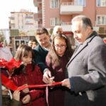 Talas’ta ticari faaliyetler hızla büyüyor, 2025’te 381 yeni iş yeri ruhsat aldı.