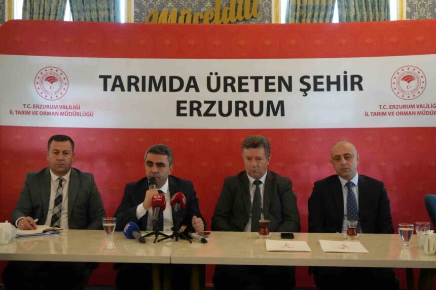 Erzurum Tarım Müdürü Alpaslan Kenger, 2025 tarım hedefleri ve destekler hakkında bilgilendirdi. Erzurum Tarım Müdürü Alpaslan Kenger, 2025 tarım hedefleri ve destekler hakkında bilgilendirdi.