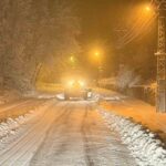 Tarsus’ta kar yağışı sonrası belediye ekipleri gece boyunca yoğun bir çalışma yürüttü.