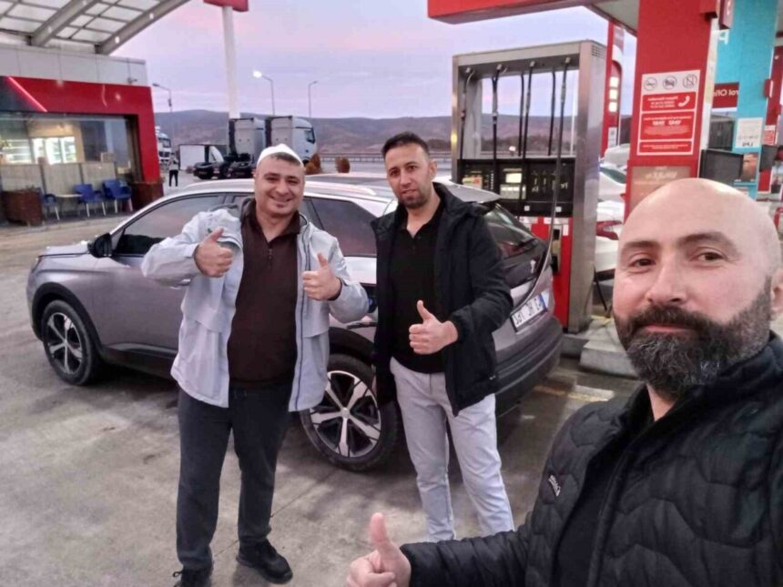 Tavşanlı’dan Üç Arkadaş, Kutsal Topraklara Karayolu ile Seyahate Çıktı