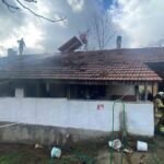 İnegöl’de yalnız yaşayan kişinin evi yangında tamamen yandı.