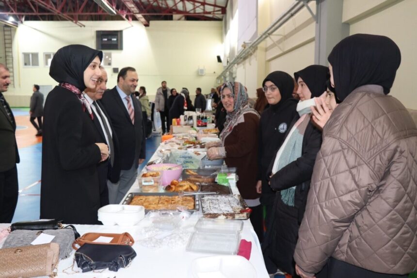 Tercan’da Gazze’ye destek amacıyla hayır çarşısı organizasyonu gerçekleştirildi.