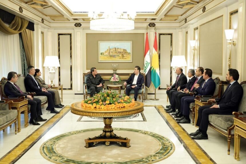 Mazlum Abdi, Erbil’de ABD ve IKBY liderleriyle Suriye mutabakat sürecini görüştü. Mazlum Abdi, Erbil’de ABD ve IKBY liderleriyle Suriye mutabakat sürecini görüştü.