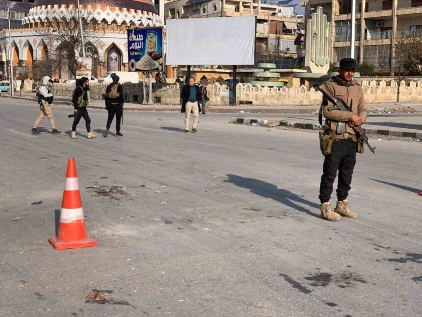 SDG, Halep’teki kontrol noktasında İhlas Haber Ajansı ekibine ateş açtı. SDG, Halep’teki kontrol noktasında İhlas Haber Ajansı ekibine ateş açtı.