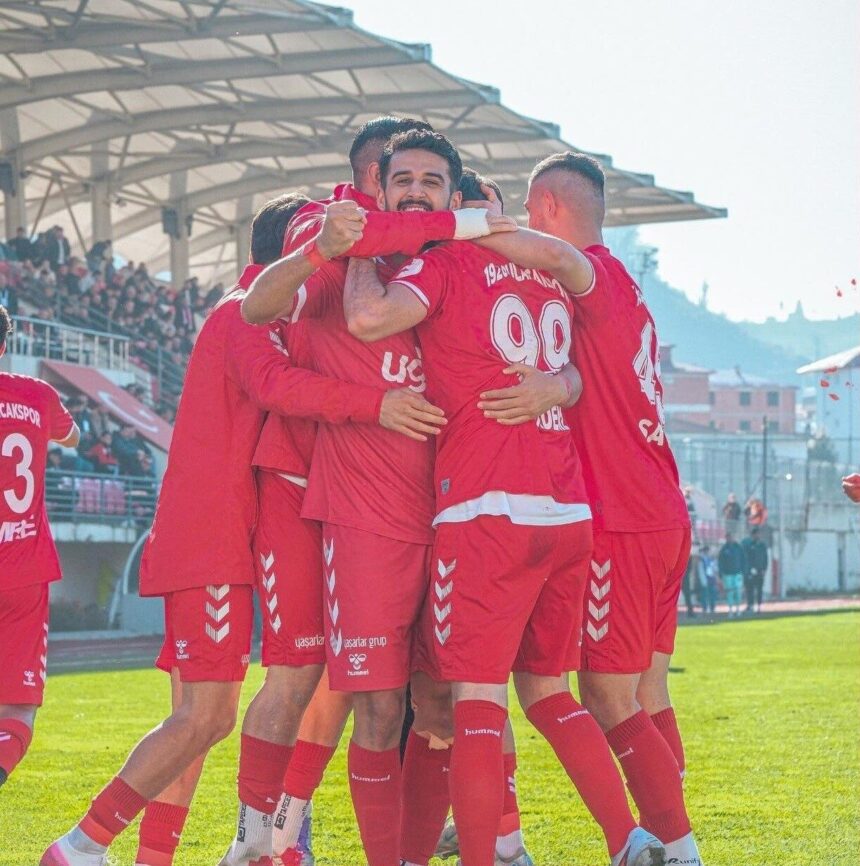 TFF 3. Lig 3. Grup’ta 1926 Bulancakspor ve Fatsa Belediyespor 1-1 berabere kaldı. TFF 3. Lig 3. Grup’ta 1926 Bulancakspor ve Fatsa Belediyespor 1-1 berabere kaldı.