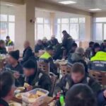 Kangal Termik Santrali’ndeki işçilerden devlet taahhütlerine karşı kaşıklı protesto eylemi