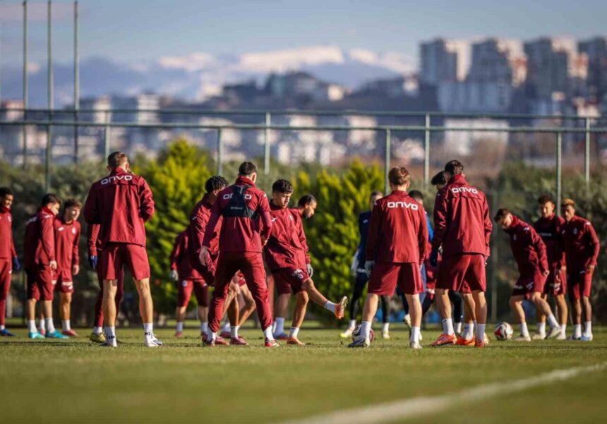 Trabzonspor, İstanbulspor’dan galibiyet bekliyorken 25 yıl önceki yenilgi akıllarda Trabzonspor, İstanbulspor’dan galibiyet bekliyorken 25 yıl önceki yenilgi akıllarda