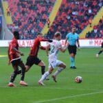 Gaziantep FK, Konyaspor’u ağırladığı maçı 1-0 önde tamamladı.