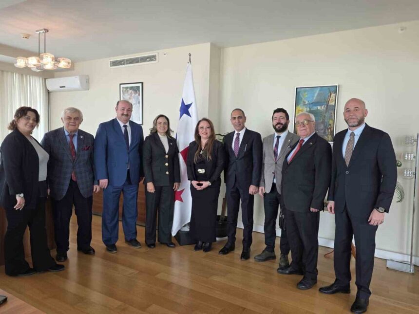 Panama Büyükelçisi Fonseca ve USTKON Başkanı Bay, Türkiye-Panama ilişkilerini güçlendirdi Panama Büyükelçisi Fonseca ve USTKON Başkanı Bay, Türkiye-Panama ilişkilerini güçlendirdi