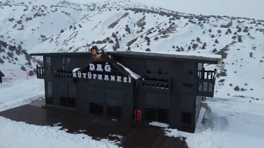 Erzincan Ergan Dağı’ndaki Kış Sporları ve Doğa Turizm Merkezi, kayakçılara kültürel deneyim sunuyor. Erzincan Ergan Dağı’ndaki Kış Sporları ve Doğa Turizm Merkezi, kayakçılara kültürel deneyim sunuyor.