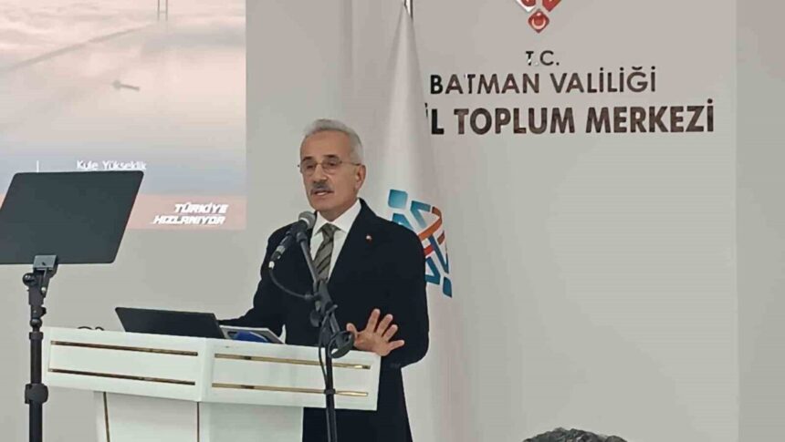 Bakan Uraloğlu: Teröre harcanan bütçe, ulaştırma yatırımlarımızın sekiz katı düzeyinde Bakan Uraloğlu: Teröre harcanan bütçe, ulaştırma yatırımlarımızın sekiz katı düzeyinde