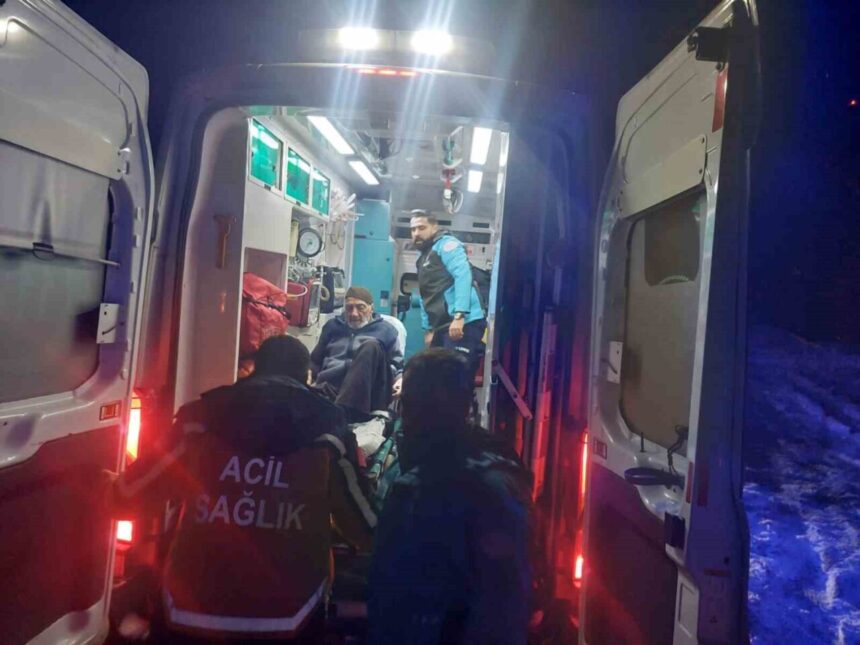 Bingöl’de kötü hava ve yol koşullarına rağmen UMKE ekipleri, 90 yaşındaki hastaya ulaşarak sağlık hizmeti sundu.