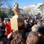 Uşak’ta İsmet Paşa Caddesi’nde inşa edilen İsmet İnönü büstünün açılışı törenle yapıldı.