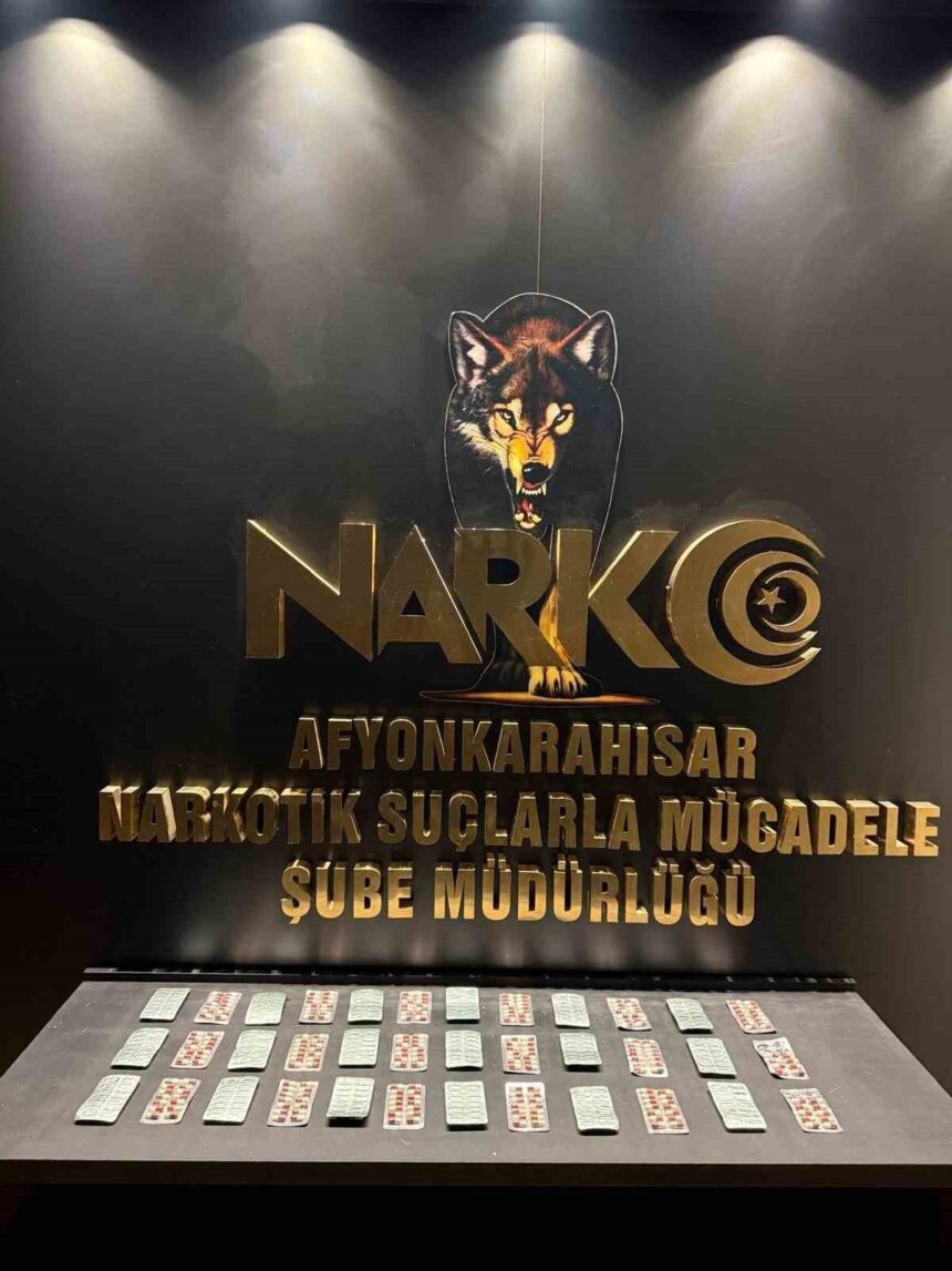 Afyonkarahisar’da yapılan uyuşturucu operasyonunda 495 uyuşturucu hap ele geçirildi.