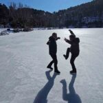 Bursalı dağcı, yıllardır sürdürdüğü buzlu göle girme geleneğini bu yıl da icra etti.