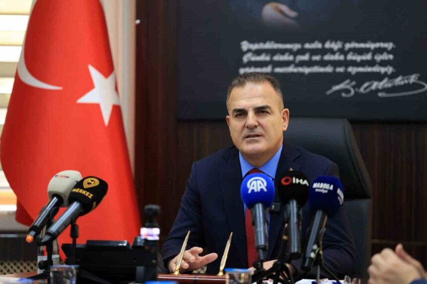 Muğla Valisi, teknoloji bağımlılığına dikkat çekerek ‘Arınma projesi’ çalışmalarının sürdüğünü duyurdu. Muğla Valisi, teknoloji bağımlılığına dikkat çekerek ‘Arınma projesi’ çalışmalarının sürdüğünü duyurdu.