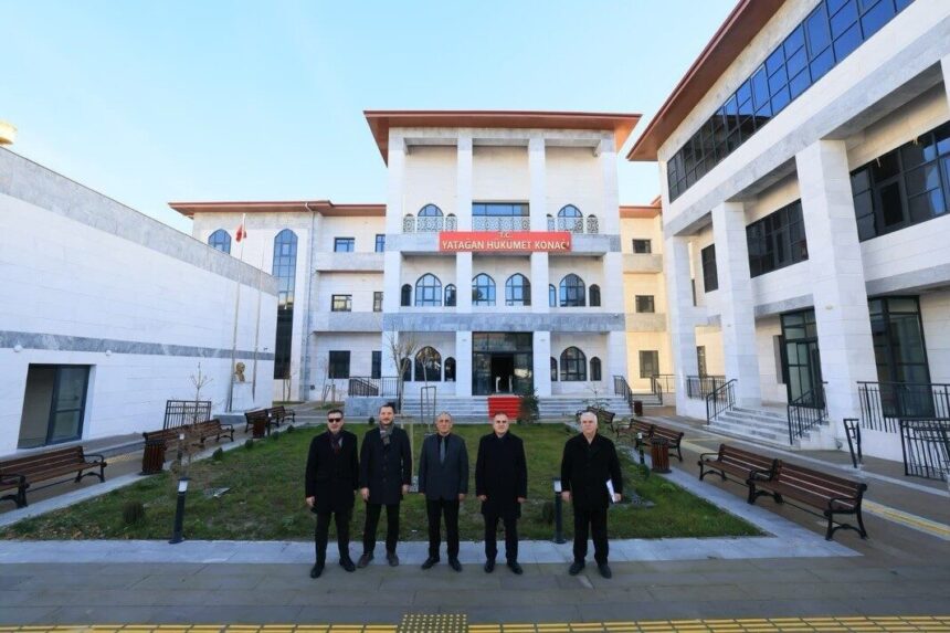 Muğla Valisi Dr. İdris Akbıyık, Yatağan’daki yeni Hükümet Konağı’nda denetimlerde bulundu. Muğla Valisi Dr. İdris Akbıyık, Yatağan’daki yeni Hükümet Konağı’nda denetimlerde bulundu.