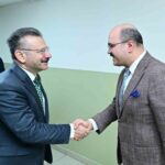 Vali Hüseyin Aksoy, Mülkiye Baş Müfettişliği’ne atanmasının ardından Eskişehir’de veda ziyaretleri yaptı.