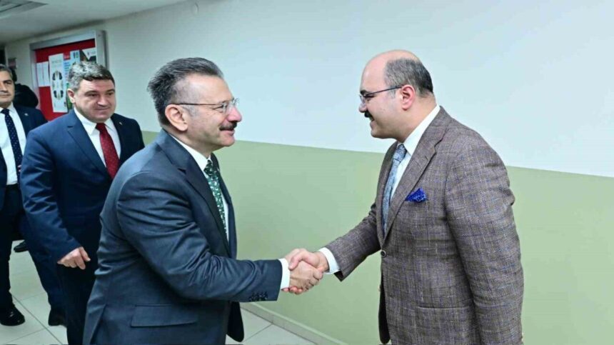 Vali Hüseyin Aksoy, Mülkiye Baş Müfettişliği’ne atanmasının ardından Eskişehir’de veda ziyaretleri yaptı. Vali Hüseyin Aksoy, Mülkiye Baş Müfettişliği’ne atanmasının ardından Eskişehir’de veda ziyaretleri yaptı.