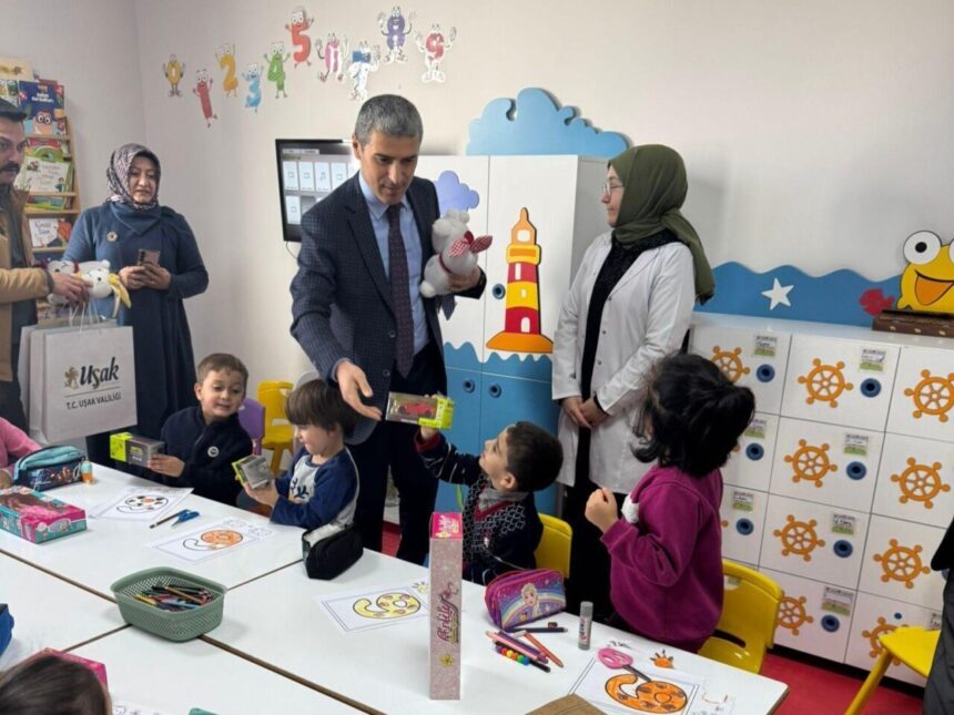 Uşak Valisi Naci Aktaş, Karahan Kur’an Kursu’nda eğitim alan öğrencilerle buluştu.