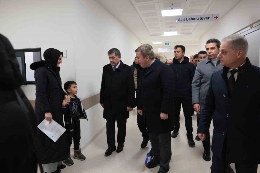 Erzincan Valisi Aydoğdu, Yılbaşı Gecesi Hastane Ziyareti Gerçekleştirdi