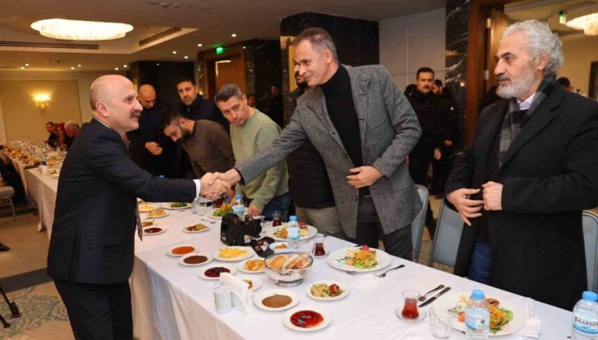 Adıyaman Valisi Osman Varol, Çalışan Gazeteciler Günü kapsamında yerel ve ulusal basın ile buluştu. Adıyaman Valisi Osman Varol, Çalışan Gazeteciler Günü kapsamında yerel ve ulusal basın ile buluştu.