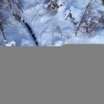 Çatak’ta çığ felaketinde hayatını kaybeden kadının cenazesi defnedildi.