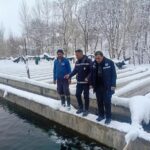 Van’da kar yağışına rağmen alabalık üretim tesislerine denetim yapıldı ve üreticilere eğitim verildi.