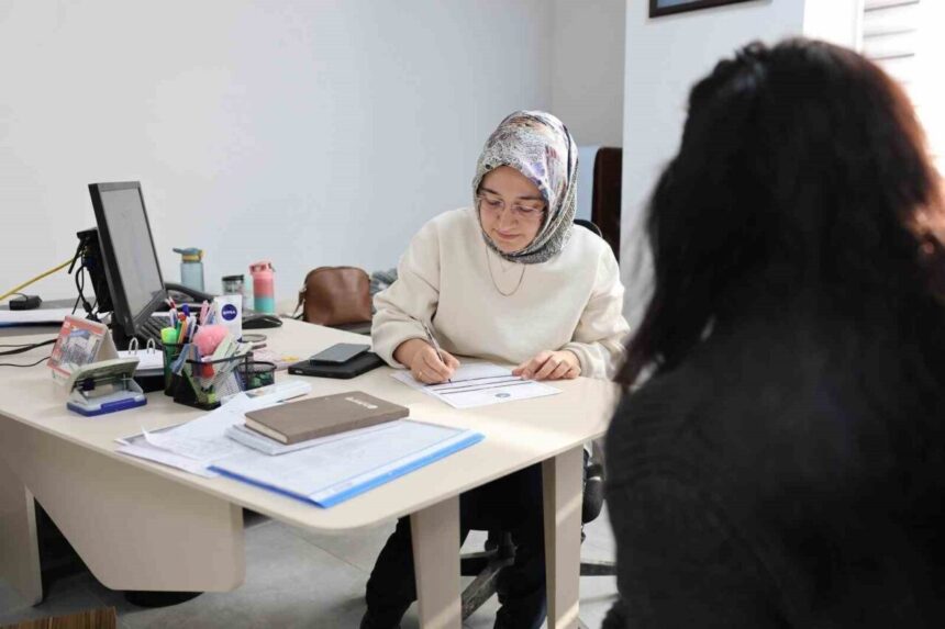 Vezirköprü Belediyesi, 2025’te yetim ve ihtiyaç sahibi ailelere sosyal destek sağlayarak yüzlerce haneye umut oldu.