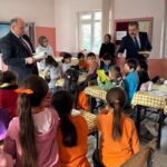 Vezirköprü ilçesinde eğitimden kopma riski taşıyan öğrencilere destek amacıyla uygulamalar başlatıldı.