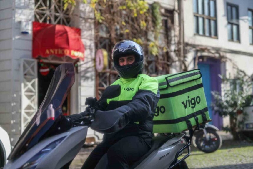 Vigo, 2026 için kurye iş ortaklarına yüzde 30 gelir artışı ve yeni yan haklar sunduğunu açıkladı. Vigo, 2026 için kurye iş ortaklarına yüzde 30 gelir artışı ve yeni yan haklar sunduğunu açıkladı.