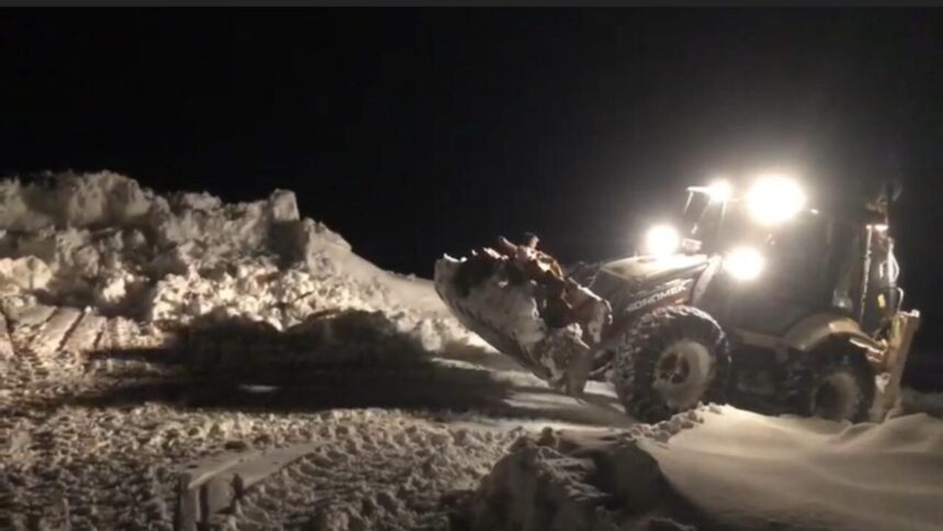 Beytüşşebap’ta Kış Zorlukları İçin Kaymakamlık Destek Oldu Beytüşşebap’ta Kış Zorlukları İçin Kaymakamlık Destek Oldu